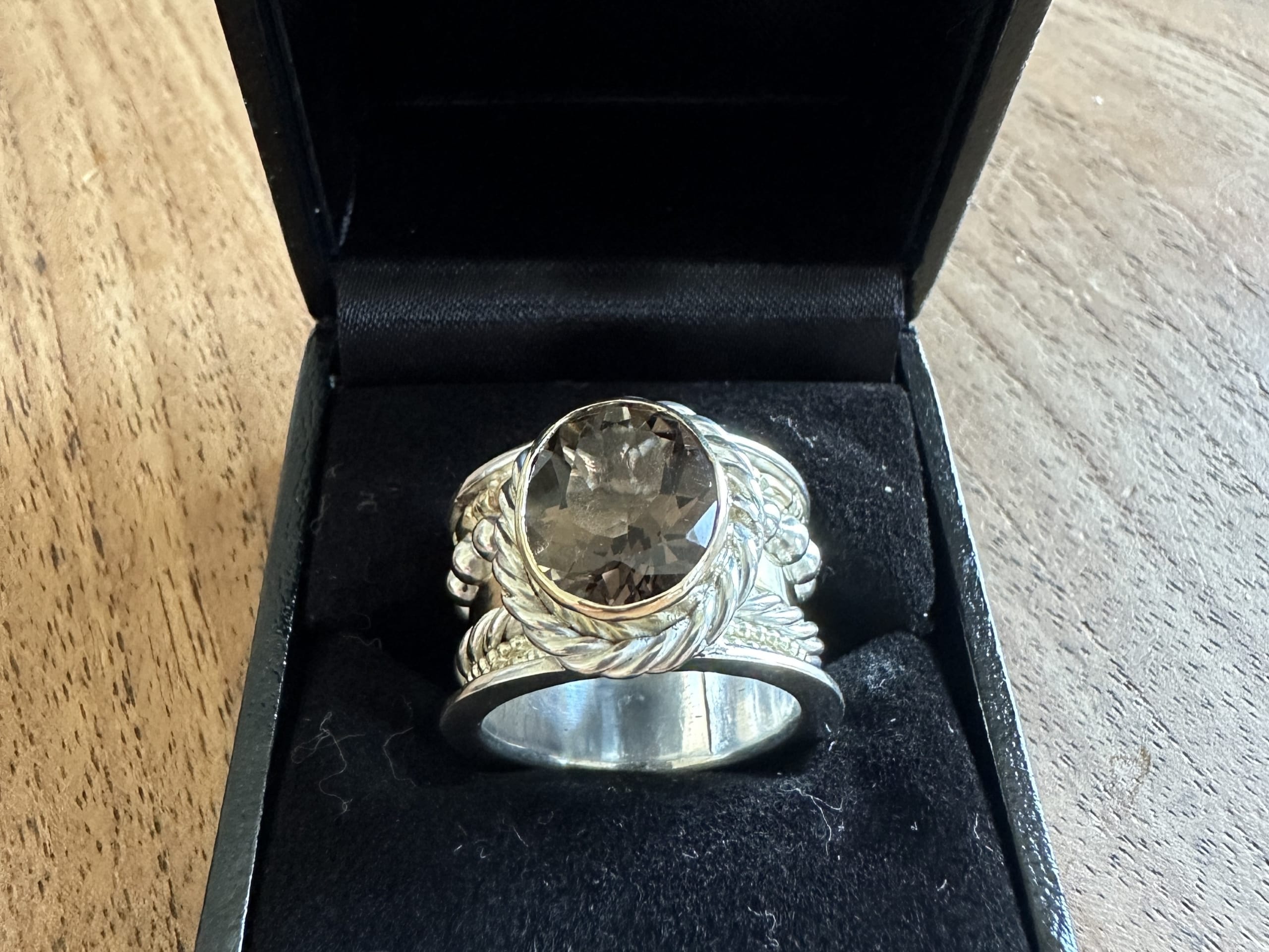 2025 Ring met rookkwarts 2