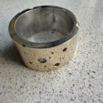Dikke gouden ring met hemelse diamant en granaten
